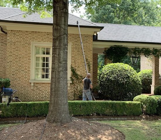 local-mansion-gutter-cleaning-buford-ga